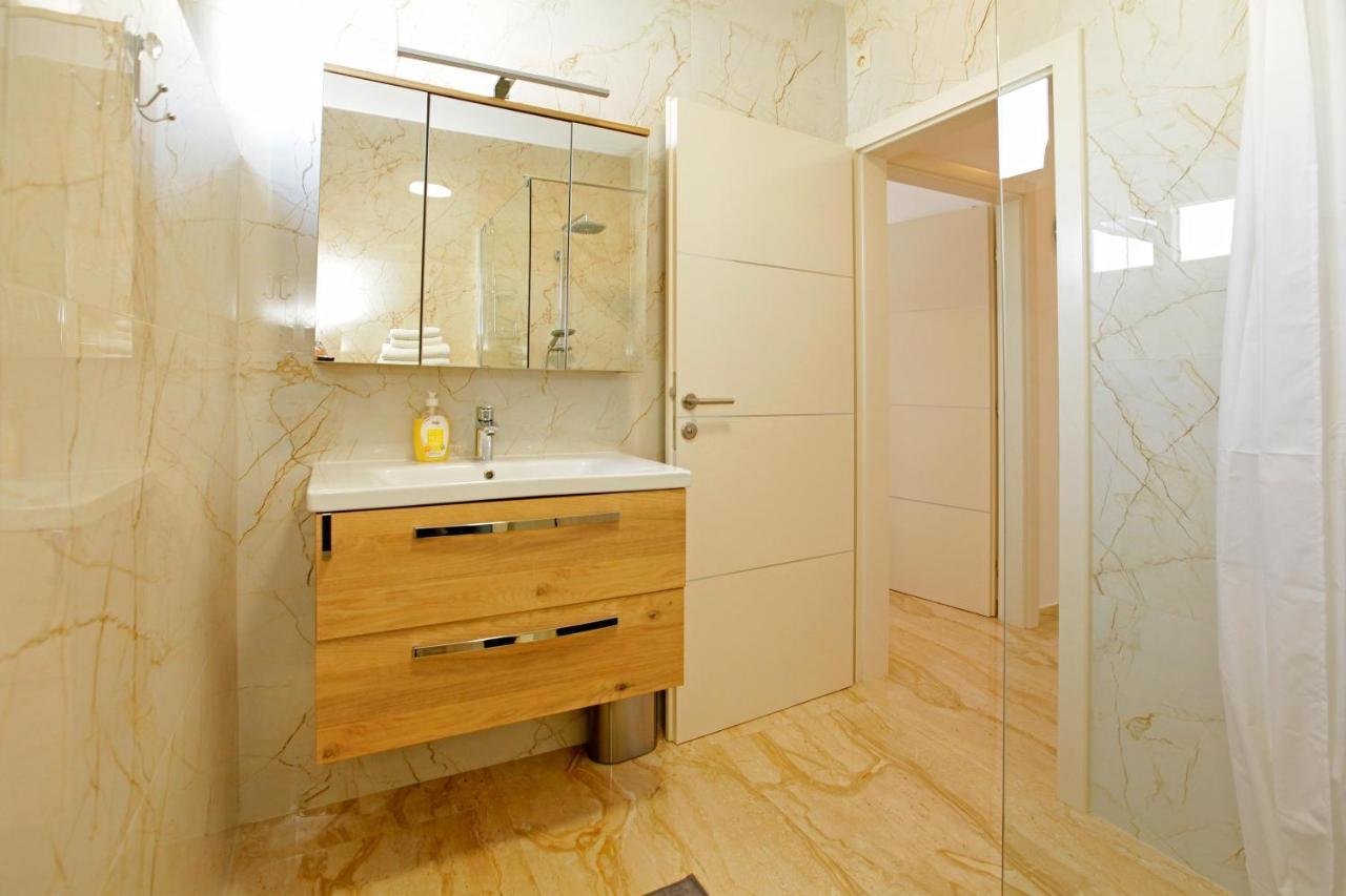 Modern 2-Bed Apt, Late Check In Available سبليت المظهر الخارجي الصورة