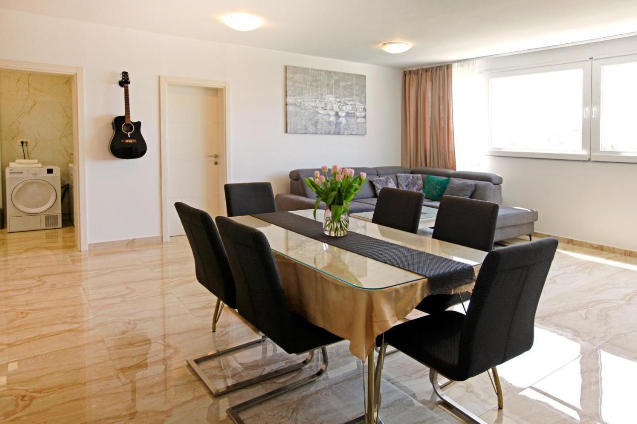 Modern 2-Bed Apt, Late Check In Available سبليت المظهر الخارجي الصورة