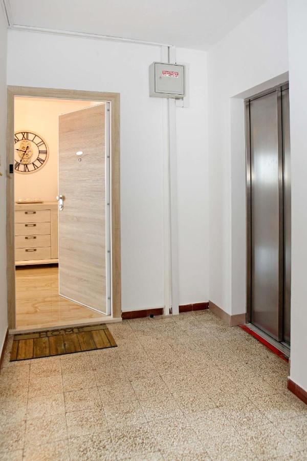 Modern 2-Bed Apt, Late Check In Available سبليت المظهر الخارجي الصورة