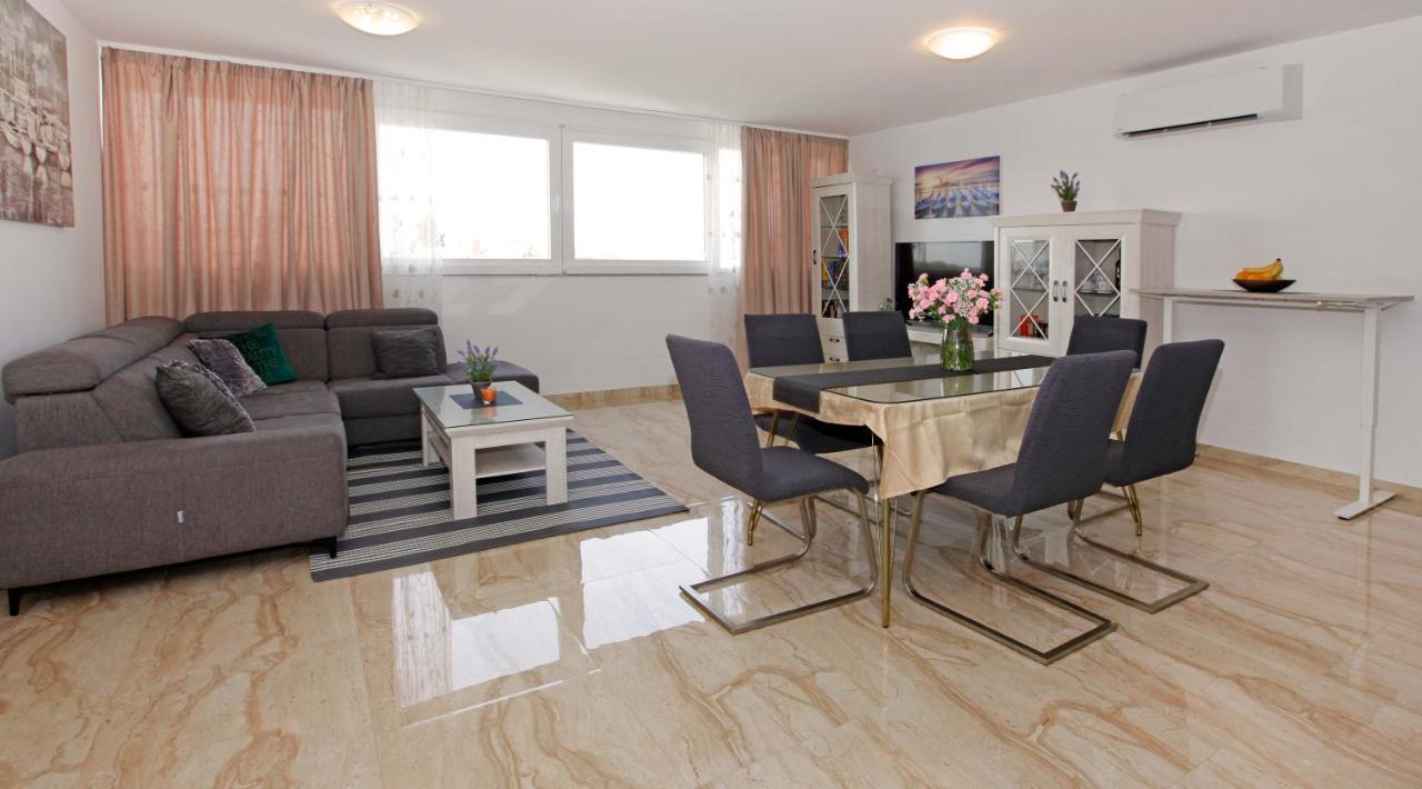 Modern 2-Bed Apt, Late Check In Available سبليت المظهر الخارجي الصورة