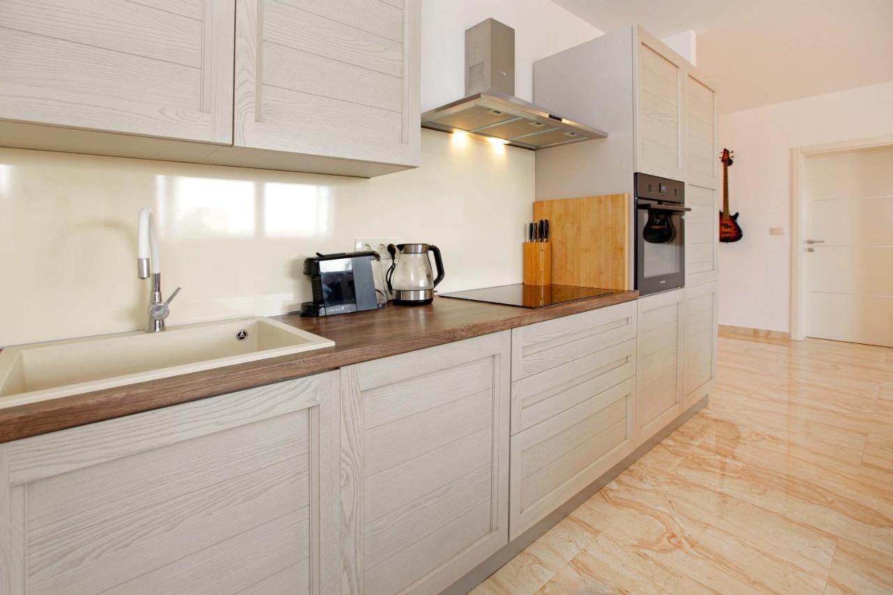 Modern 2-Bed Apt, Late Check In Available سبليت المظهر الخارجي الصورة